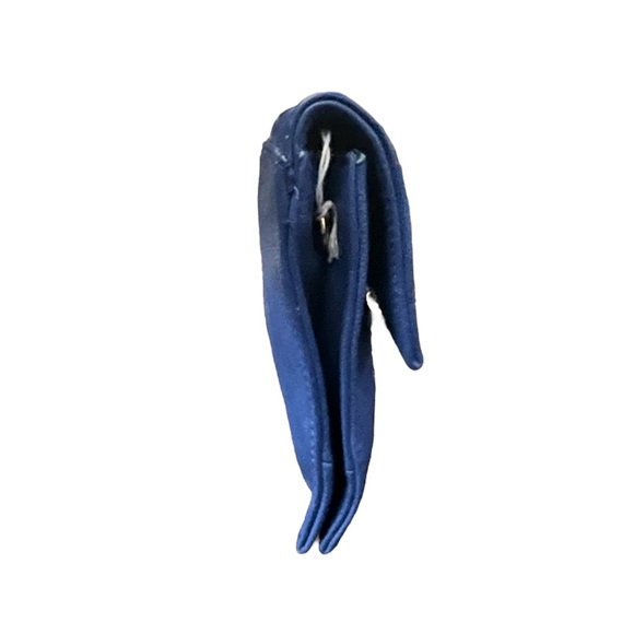 GUC 2B Bebe Clutch w/Matching Strap - Picture 2 of 6